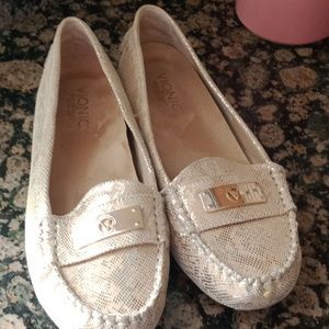 Vionic mocassin
